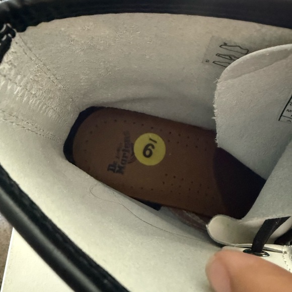 Dr. Martens White Combat Boots woman’s Size 9 - Picture 4 of 11